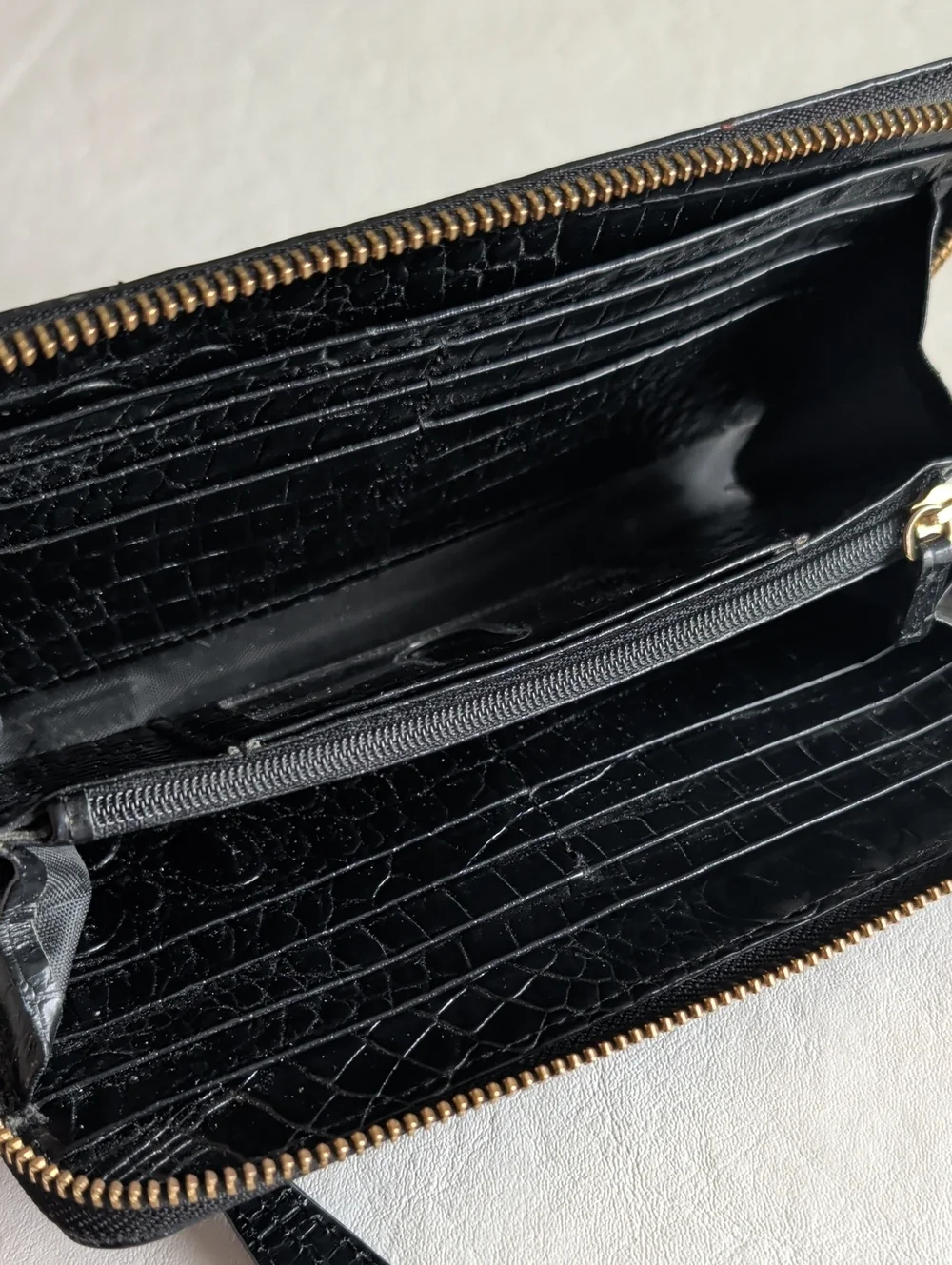 Brahmin Suri Zippered Folding Wallet In Black Melbourne Leather